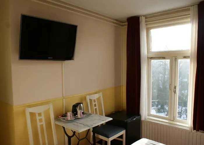 Отель De Westertoren 2*